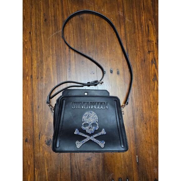 STEVE MADDEN BEVELYN SKULL BAG - Picture 1 of 11